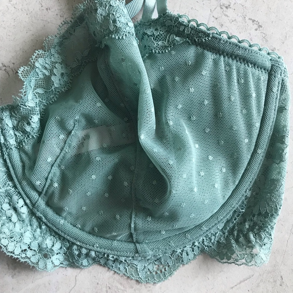 Victoria’s Secret || Dream Angel Push-Up 36DD - Picture 2 of 5